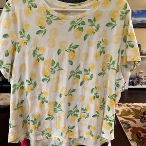 Lemon Old Navy t-shirt